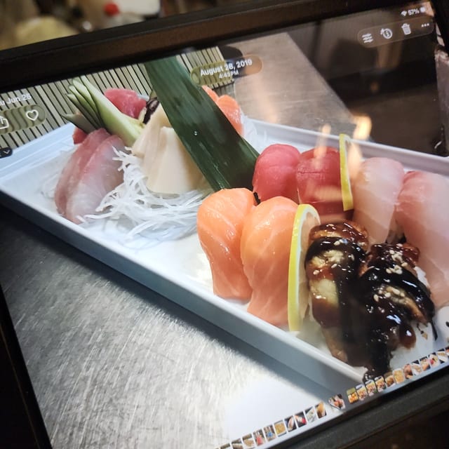 Sashimi Combo.